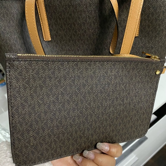 Michael Kors Tote Brown Tan bag - Picture 6 of 7